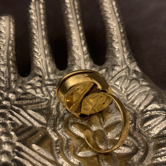 Vintage Avon Cameo Gold Poison Locket Adjustable sized ring - Picture 8 of 12